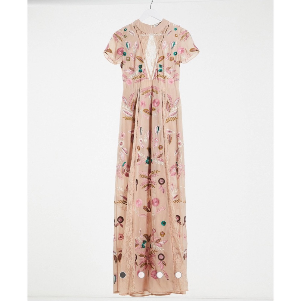 Embroided maxi dress with lace insert in dusky pink